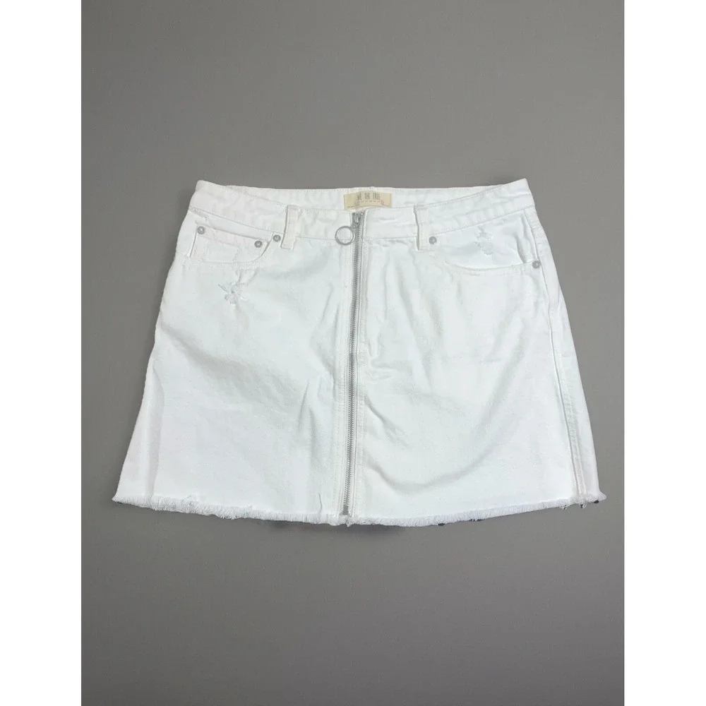 Free People We The Free Size 31 White‎ Denim Mini Skirt Zip it Up Raw Hem Boho